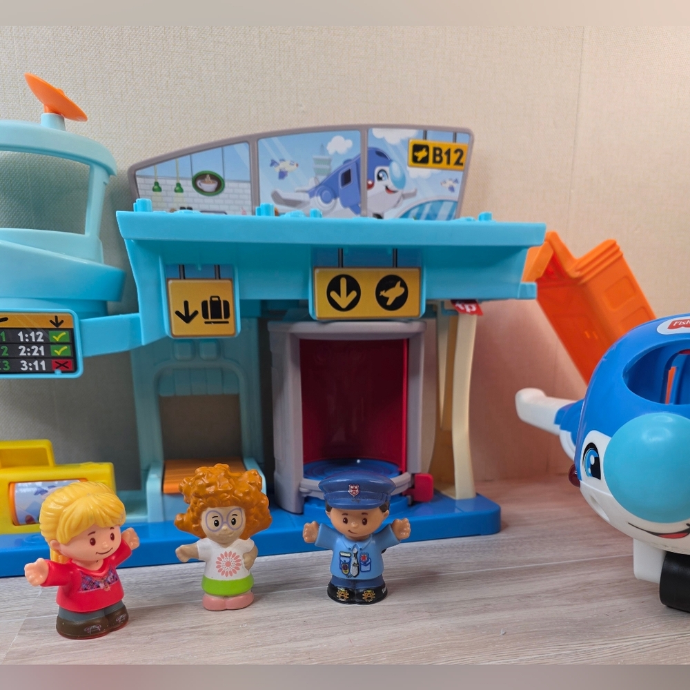 Fisher Price Little People Airport And Airplane - Picture 2 of 2